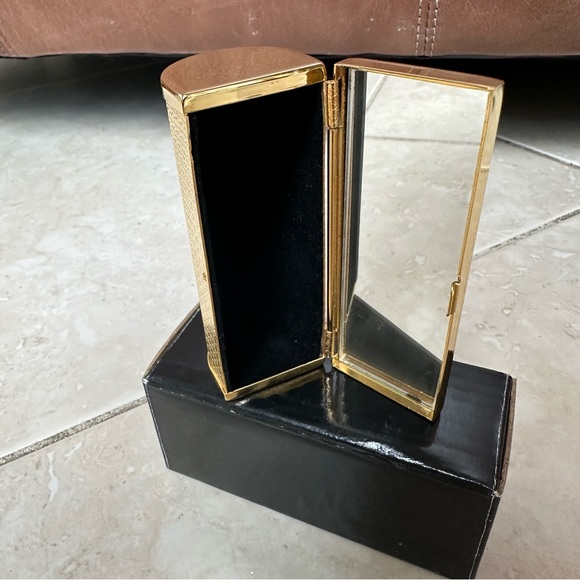 Beautiful lipstick case - Picture 7 of 11